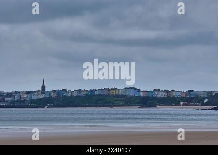 Tenby, von Monkstone Point aus gesehen, in der Nähe von Saundersfoot, Pembrokeshire, Wales Stockfoto