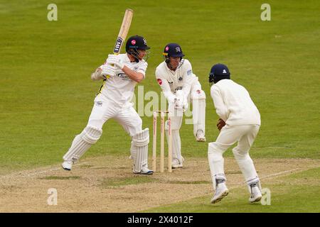 Bristol, Großbritannien, 29. April 2024. James Bracey, der in Gloucestershire während des Spiels der Vitality County Championship Division 2 zwischen Gloucestershire und Middlesex spielte. Quelle: Robbie Stephenson/Gloucestershire Cricket/Alamy Live News Stockfoto