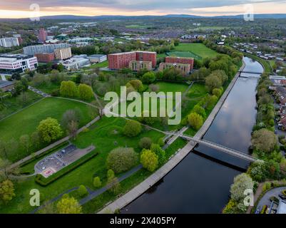 Bildaufnahme des Peel Parks in Salford UK und River Irwell Stockfoto