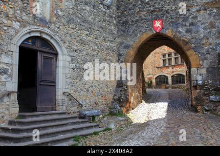 Frankreich, Auvergne Rhone Alpes, Departement Ain (01), Perouges (mittelalterliches Dorf) Stockfoto