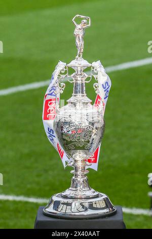 Preston, Großbritannien. April 2024. EFL Championship Trophy vor dem SKY Bet EFL Championship Match Preston North End FC gegen Leicester City FC in Deepdale, Preston, England, Großbritannien am 29. April 2024 Credit: Every Second Media/Alamy Live News Stockfoto