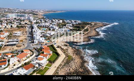 Luftaufnahme der Küste von Chloraka, Paphos, Zypern Stockfoto