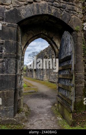 Bogengang aus dem Mittelalter in der Whalley Abbey in Whalley, Lancashire, England Stockfoto