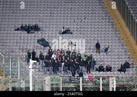 Florenz, Italien. April 2024. US Sassuolo Fans beim ACF Fiorentina gegen US Sassuolo, italienisches Fußball-Spiel der Serie A in Florenz, Italien, 28. April 2024 Credit: Independent Photo Agency/Alamy Live News Stockfoto