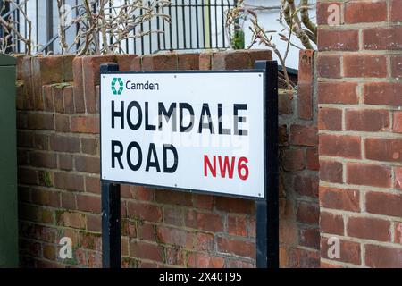 LONDON, 30. MÄRZ 2024: Straßenschild in NW6 Camden North West London Stockfoto