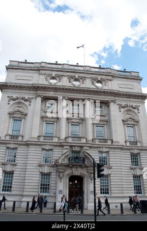 Department of Energy and Climate Change, 55 Whitehall, City of Westminster, London, Vereinigtes Königreich; Denkmalgeschütztes Gebäude Stockfoto