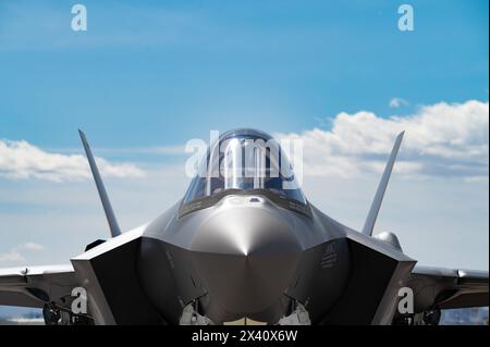 Eine Royal Netherlands Air Force F-35A Lightning II sitzt auf der Fluglinie während der Red Flag-Nellis 24-2, auf der Nellis Air Force Base, Nevada, 13. März 2024. Stockfoto