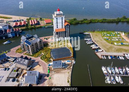 Europa, Nederlands. Harderwijk. Veluwemeer. Bootsbrücke. Aquädukt-Wasserbrücke Stockfoto