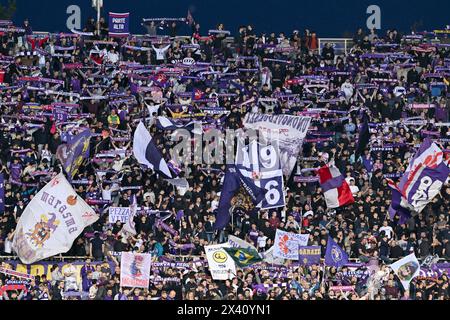 Florenz, Italien. April 2024. ACF Fiorentina Fans beim ACF Fiorentina gegen US Sassuolo, italienisches Fußball Serie A Spiel in Florenz, Italien, 28. April 2024 Credit: Independent Photo Agency/Alamy Live News Stockfoto