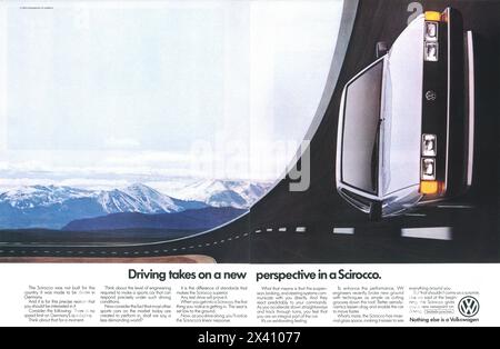 1983 Volkswagen Scirocco Werbespot – „Fahren nimmt eine neue Perspektive ein“ Stockfoto