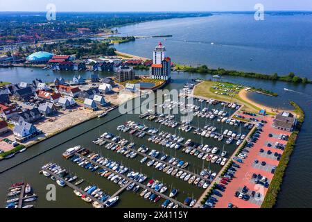 Europa, Nederlands. Harderwijk. Veluwemeer. Bootsbrücke. Aquädukt-Wasserbrücke Stockfoto