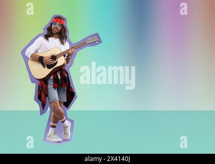 Pop-Art-Poster. Mann in Sonnenbrille spielt Gitarre auf Regenbogenhintergrund, Pin-up-Stil Stockfoto