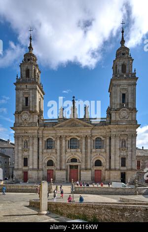 Lugo, Spanien - 29. April 2024: Die Kathedrale von Lugo, Zeuge jahrhundertelanger Geschichte und Hingabe. Kathedrale von Lugo Stockfoto