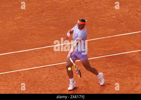 MADRID, SPANIEN - 29. APRIL: Rafael Nadal gibt am 8. Tag der Mutua Madrid Open im Caja Magica Stadion in Madrid einen Schuss gegen Pedro Cachin zurück. Guille Martinez/AFLO/Alamy Live News Stockfoto