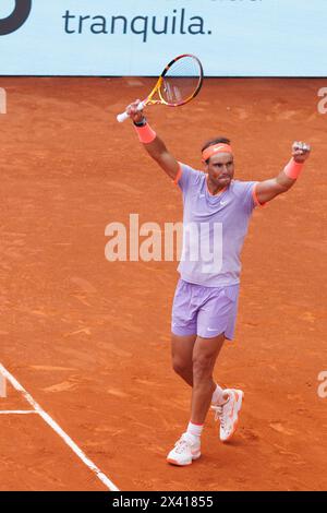MADRID, SPANIEN - 29. APRIL: Rafael Nadal feiert am 8. Tag der Mutua Madrid Open im Caja Magica Stadion in Madrid den Sieg gegen Pedro Cachin. Guille Martinez/AFLO/Alamy Live News Stockfoto