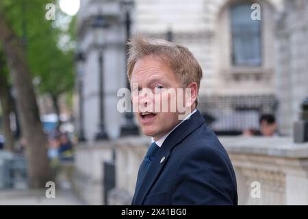 London, Großbritannien, 29. April 2024. Der Staatssekretär für Verteidigung Grant shapps verlässt das Kabinettsbüro nach einer Sitzung. Quelle: Eleventh Photography/Alamy Live News Stockfoto