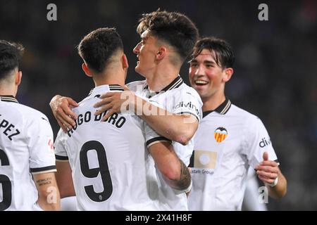 Barcelona, Spanien. April 2024. Spanien La Liga Fußball Spiel FC Barcelona gegen Valencia im Estadio Olímpico de Montjuic, Barcelona, 29. April 2024 Valencia Spieler feiern ein Tor von Hugo Duro 900/Cordon PRESS Credit: CORDON PRESS/Alamy Live News Stockfoto