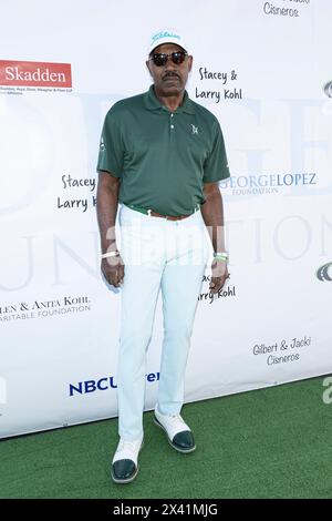 Toluca Lake, USA. April 2024. Dennis Haysbert nimmt am 29. April 2024 an der Ankunft des 17. Jährlichen Celebrity Golf Classic der George Lopez Foundation im Lakeside Country Club in Toluca Lake, KALIFORNIEN Teil. (Foto: Corine Solberg/SipaUSA) Credit: SIPA USA/Alamy Live News Stockfoto