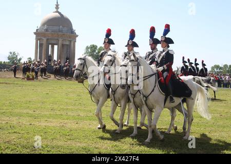 28. April 2024, Carditello, Campania/Caserta, Italien: Historisches Karussell mit der Aufführung des 4. Carabinieri-Pferderegiments. (Kreditbild: © Salvatore Esposito/Pacific Press via ZUMA Press Wire) NUR REDAKTIONELLE VERWENDUNG! Nicht für kommerzielle ZWECKE! Stockfoto