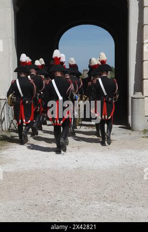 28. April 2024, Carditello, Campania/Caserta, Italien: Historisches Karussell mit der Aufführung des 4. Carabinieri-Pferderegiments. (Kreditbild: © Salvatore Esposito/Pacific Press via ZUMA Press Wire) NUR REDAKTIONELLE VERWENDUNG! Nicht für kommerzielle ZWECKE! Stockfoto