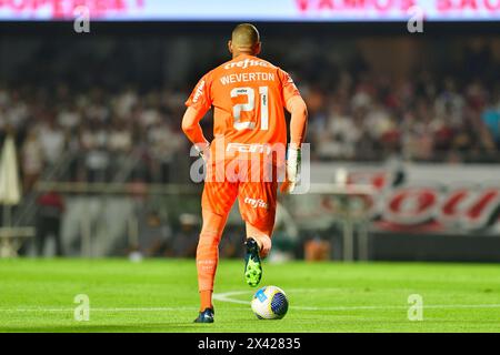 São Paulo (SP), 29/04/2024 - Futebol/São PAULO-PALMEIRAS - Weverton aus Palmeiras - Spiel zwischen São Paulo x Palmeiras, gültig für die vierte Runde der brasilianischen Meisterschaft, die im MorumBIS-Stadion südlich von São Paulo am Montag, 29. (Foto: Eduardo Carmim/Alamy Live News) Stockfoto