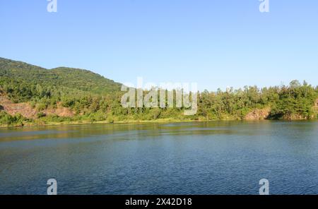 Der Grüne See auf der Son Tra Halbinsel in der Nähe von da Nang, Vietnam. Stockfoto