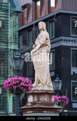 Statue von Roland vor dem Haus der Mitesser in Riga, Lettland Stockfoto