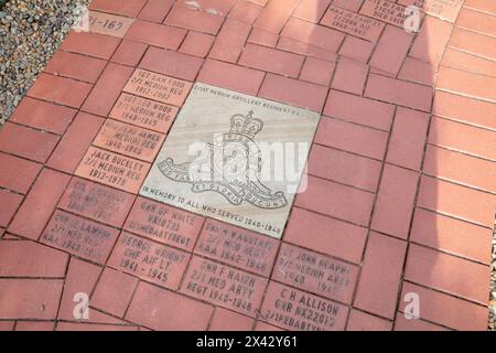 Memorial Walk North Head, Pavers Walkway sind mit den Namen und Botschaften derer versehen, die in der Navy, Army, Air Force und Merchant Navy gedient haben Stockfoto