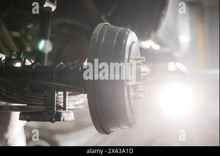 Nahaufnahme der Trommelbremsen eines Autos. Stockfoto