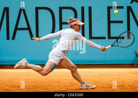 Yulia Putintseva aus Kasachstan feiert nach dem Sieg gegen Daria Kasatkina aus Russland bei den Mutua Madrid Open 2024, ATP Masters 1000 und WTA 1000, einem Tennisturnier am 29. April 2024 in Caja Magica in Madrid Stockfoto