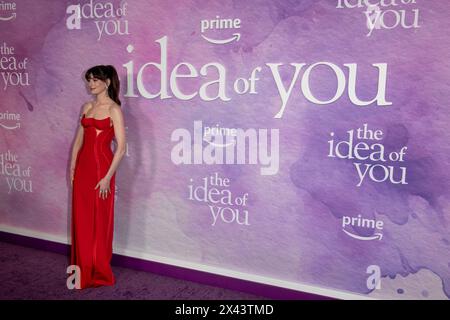 29. April 2024: Nova Iorque, Nova Iorque, Estados Unidos: (NOVO) Do Prime Video Estreia em Nova York. 29 de abril de 2024, Nova York, Nova York, EUA: Anne Hathaway Participa do programa ''The Idea of You'' do Prime Video. Estreia em Nova York no Jazz im Lincoln Center em 29 de abril de 2024 na cidade de Nova York. (Kreditbild: © Ron Adar/TheNEWS2 via ZUMA Press Wire) NUR REDAKTIONELLE VERWENDUNG! Nicht für kommerzielle ZWECKE! Stockfoto