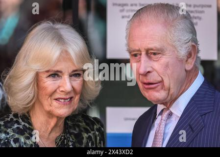 London, Großbritannien. April 2024 30. König Charles und Königin Camilla besuchen das UCH Macmillan Cancer Centre in London. Dies ist das erste öffentliche Engagement des Königs in einem Schritt, um nach seiner Krebsdiagnose wieder in den öffentlichen Dienst zurückzukehren. Quelle: Imageplotter/Alamy Live News Stockfoto