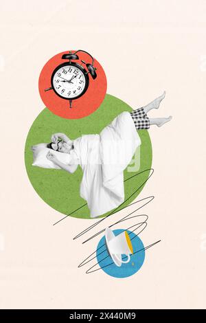 Vertikale Foto-Collage Bild junge fröhliche Frau Schlaf Tagträume Wecker Deadline Versäumnis Arrangement Sleepover Nickerchen Stockfoto