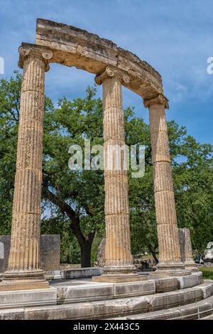 Das Philippeion in der Altis of Olympia war ein ionisches kreisförmiges Denkmal aus Elfenbein und Gold, das Statuen von Philipps Familie Alexander dem Gr. Enthielt Stockfoto