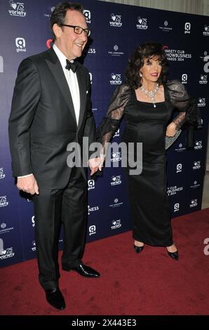 Percy Gibson und Dame Joan Collins bei den Variety Club Showbusiness Awards 2024, The Londoner Hotel, Leicester Square, am Sonntag, den 28. April 2024 in London, England, Großbritannien. CAP/CAN ©CAN/Capital Pictures Credit: Phil Loftus/Alamy Live News Stockfoto