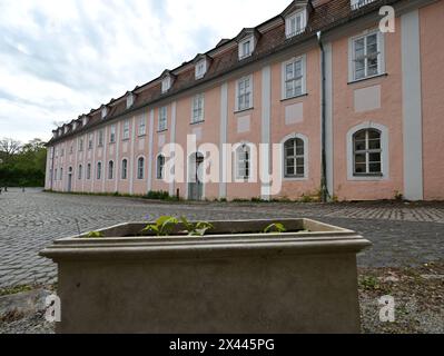 29. April 2024, Thüringen, Weimar: Das Haus der Frau von Stein in der Weimarer Innenstadt. Charlotte von Stein (1742–1827), die Freundin des Dichterprinzen Goethe, lebte einst im barocken Gebäude. Ein Rechtsstreit zwischen der Stadt Weimar und einem Investor tobt seit mehreren Jahren um das Haus. Foto: Martin Schutt/dpa Stockfoto