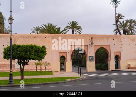 Royal Mansour Marrakesch, alte Festungsmauer, authentische traditionelle marokkanische Architektur, Gebäude für Hygiene-Praktiken, afrikanische Reiseziele, M Stockfoto