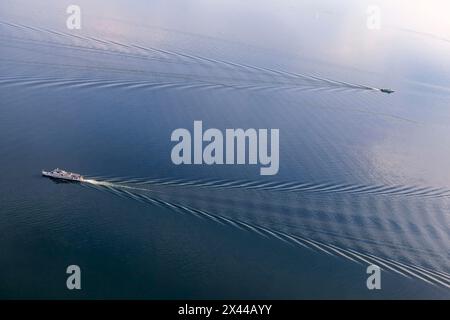 Schiffe am Bodensee, Wellenstruktur, Luftaufnahme, Friedrichshafen, Baden-Württemberg, Deutschland Stockfoto
