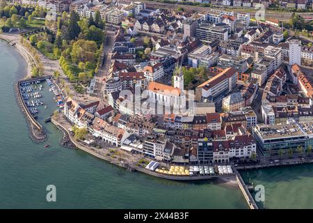 Zeppelinflug über den Bodensee, Luftansicht, Hafen- und Seepromenade, Friedrichshafen, Baden-Württemberg, Deutschland Stockfoto