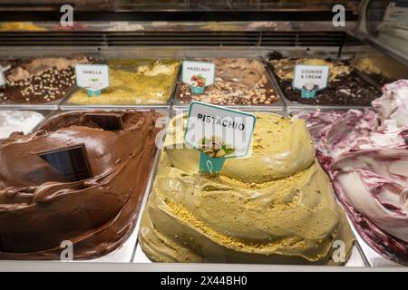 Angelina ist 2024 die erste asiatisch inspirierte italienische Bäckerei in New York City, USA Stockfoto