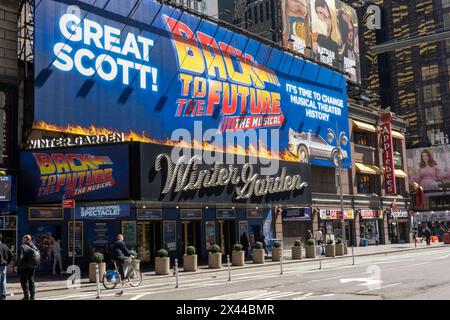 „Back to the Future“-Marquee im Winter Garden Theatre am Broadway, New York City, USA 2024 Stockfoto