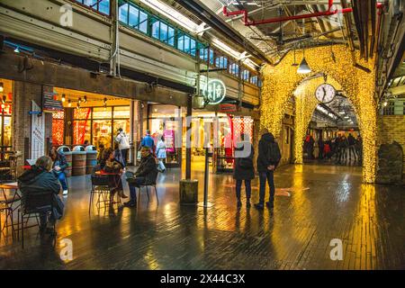 Chelsea Market, trendige Gastronomie in der ehemaligen Oreo Schokoladenfabrik, heute im Besitz von Google, Meatpacking District, Manhattan, New York City Stockfoto