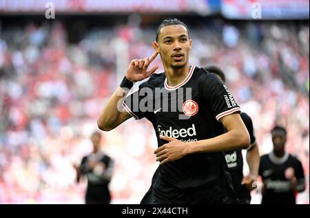 Torfeier, Jubel, Hugo Ekitike Eintracht Frankfurt SGE (11) Geste, Geste, Allianz Arena, München, Bayern, Deutschland Stockfoto