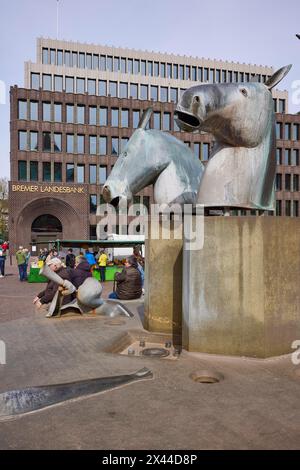 Neptunbrunnen des Bildhauers Waldemar Otto und der Bremer Landesbank am Domshof in Bremen, Hansestadt Bremen Stockfoto