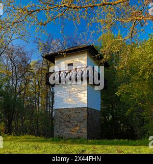 Rekonstruierter römischer Wachturm am Reckberg, Niedergermanischer Limes, Weltkulturerbe Neuss, Nordrhein-Westfalen, Deutschland Stockfoto