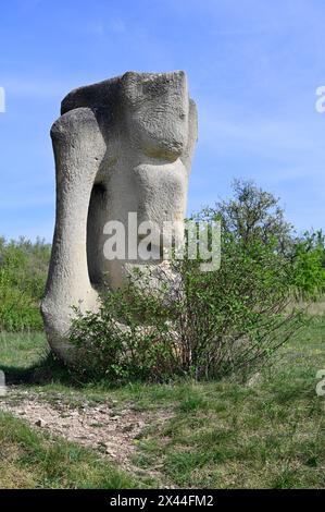 St. Margarethen, Burgenland, Österreich. Skulpturen römischer Steinbruch St. Margarethen. Auguste Cardenas 1961, die Skulpturenlandschaft in St. Margarethen in B Stockfoto