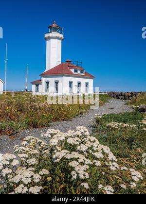 Das Point Wilson Light ist eine aktive Navigationshilfe im Fort Worden State Park in der Nähe von Port Townsend im Jefferson County im Bundesstaat Washington. Stockfoto