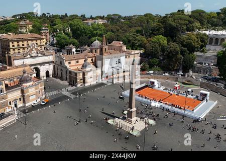 Roma, Italien. April 2024 30. Der Tennisplatz, der in Rom auf der Piazza del Popolo für die Internazionali BNL d’Italia 2024 eingerichtet wurde. Italien - Dienstag, 30. April 2024 - Sport Tennis ( Foto: Alfredo Falcone/LaPresse ) Credit: LaPresse/Alamy Live News Stockfoto