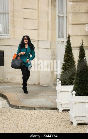 © Thomas Padilla/MAXPPP - Paris, Frankreich. April 2024 30. ; PARIS, FRANKREICH ; LE PRESIDENT DE LA REPUBLIQUE, RECOIT LE PRESIDENT DE LA REPUBLIQUE DEMOCRATIQUE DU CONGO, AU PALAIS DE L' ELYSEE. YAMINA BENGUIGUI. Der französische Präsident empfängt den Präsidenten der Demokratischen Republik Kongo am 30. April 2024 im Elysee-Palast in Paris. Quelle: MAXPPP/Alamy Live News Stockfoto