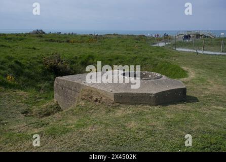 Cricqueville-en-Bessin, Frankreich - 23. April 2024: Deutsche Pointe du hoc Batterie in Cricqueville-en-Bessin während des Zweiten Weltkriegs. Sie kämpfen gegen US R Stockfoto